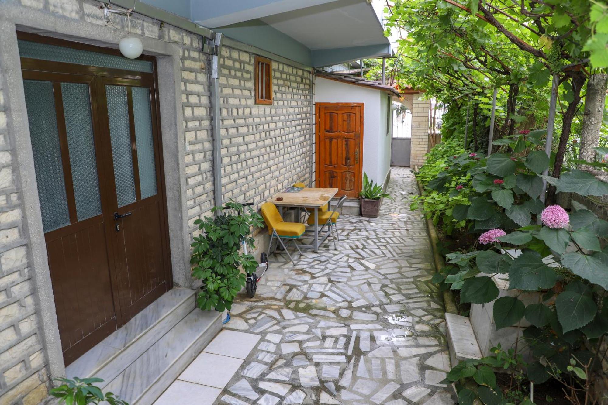 Guesthouse Katerina Berat Exteriör bild